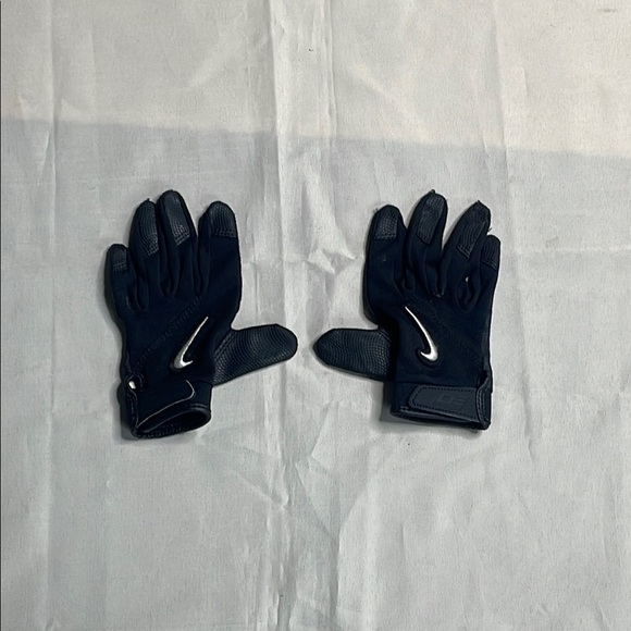 Nike Other - NIKE Black kids Gloves
